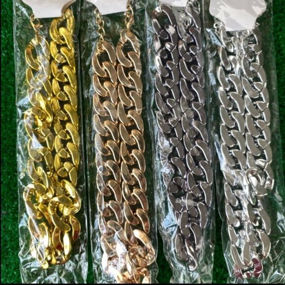 GOLD TONE Chunky Faux Metal Choker - Picture 6 of 8